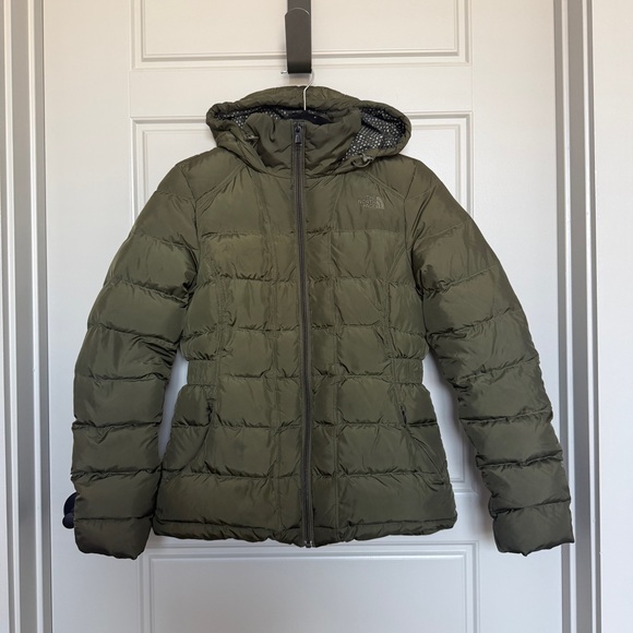 The North Face Jackets & Blazers - The North Face Olive Green Quilted Hooded Puffer Jacket - Women’s Size Small